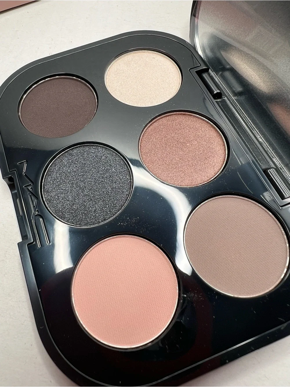 M.A.C Cosmetics Connect In Colour Eyeshadow Palette